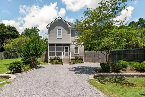 187 N 7th St, Santa Rosa Beach, FL 32459