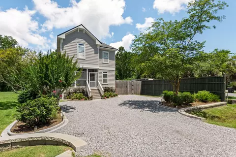 187 N 7th St, Santa Rosa Beach, FL 32459