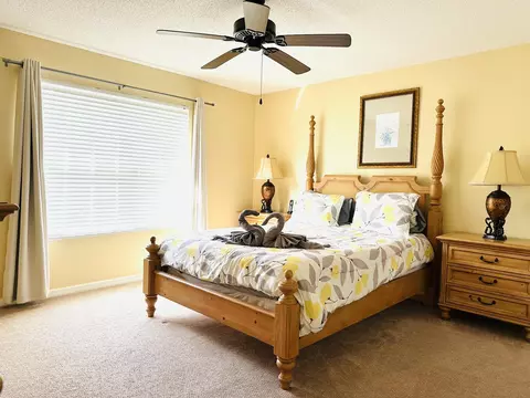 1049 Lake Berkley Dr, Kissimmee, FL 34746