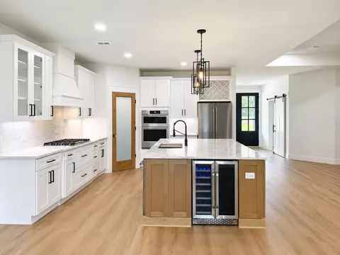 8756 Sand Pine Dr, Navarre, FL 32566
