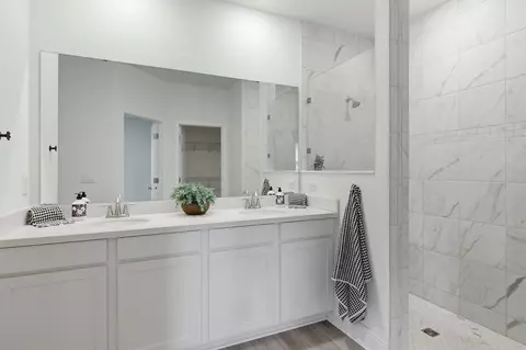 Bath - 192 E Sky Way, Freeport, FL 32439 photo 1 of 3