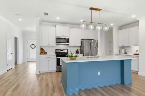 Kitchen - 192 E Sky Way, Freeport, FL 32439 photo 2 of 3