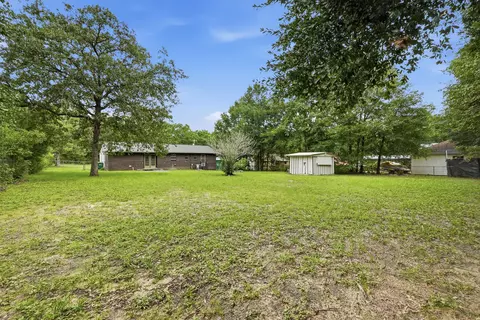 Exterior - 320 Forrest Pkwy, Crestview, FL 32539 photo 8 of 9