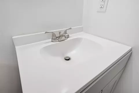 Bath - 320 Forrest Pkwy, Crestview, FL 32539 photo 1 of 6