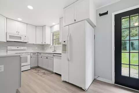 Kitchen - 320 Forrest Pkwy, Crestview, FL 32539 photo 1 of 7