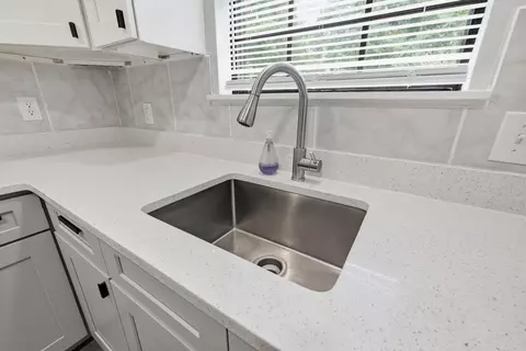 Kitchen - 320 Forrest Pkwy, Crestview, FL 32539 photo 5 of 7