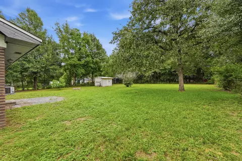 Exterior - 320 Forrest Pkwy, Crestview, FL 32539 photo 4 of 9