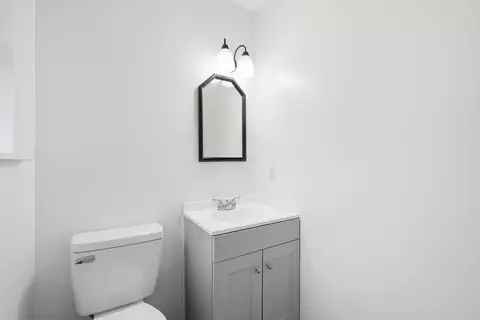 Bath - 320 Forrest Pkwy, Crestview, FL 32539 photo 2 of 6