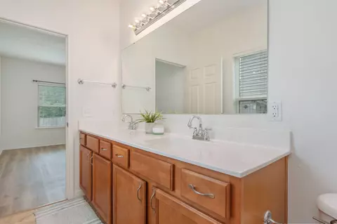 Bath - 184 Peoria Blvd, Crestview, FL 32536 photo 2 of 3