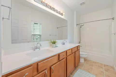 Bath - 184 Peoria Blvd, Crestview, FL 32536 photo 1 of 3