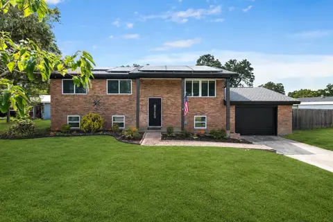 102 NW Robinwood Dr, Fort Walton Beach, FL 32548