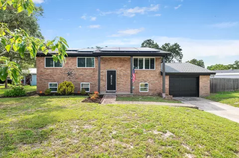 102 NW Robinwood Dr, Fort Walton Beach, FL 32548