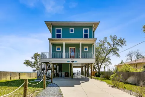 5129 Soundside Dr, Gulf Breeze, FL 32563
