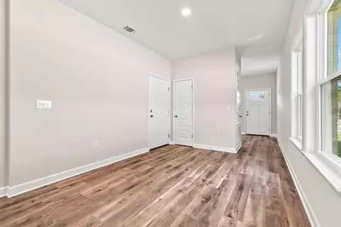 Entry Way - 102 Horizon Way, Crestview, FL 32539 photo 3 of 7