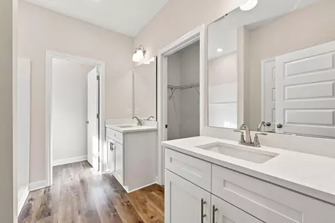Bath - 102 Horizon Way, Crestview, FL 32539 photo 1 of 5