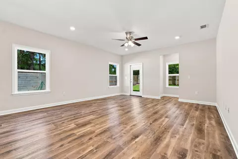 Living - 102 Horizon Way, Crestview, FL 32539 photo 2 of 4