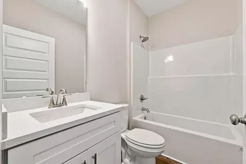 Bath - 102 Horizon Way, Crestview, FL 32539 photo 4 of 5
