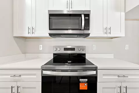 Kitchen - 102 Horizon Way, Crestview, FL 32539 photo 4 of 4