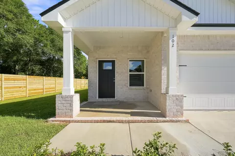 Exterior - 102 Horizon Way, Crestview, FL 32539 photo 2 of 7