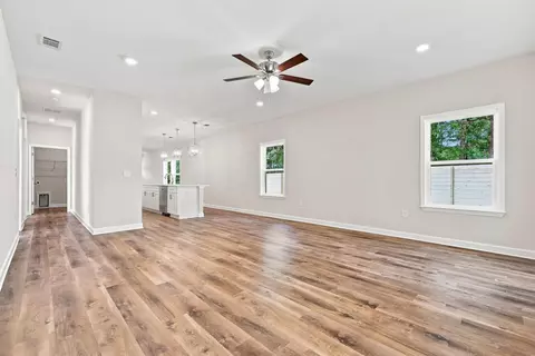Living - 102 Horizon Way, Crestview, FL 32539 photo 3 of 4