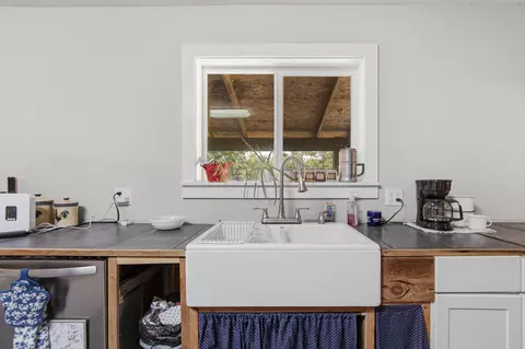 Kitchen - 3128 County Road 10, Samson, AL 36477 photo 2 of 5