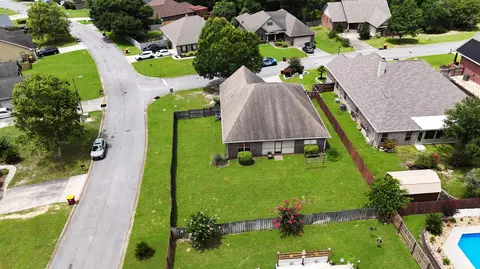 View/Area - 402 Wych Cir, Crestview, FL 32536 photo 2 of 3