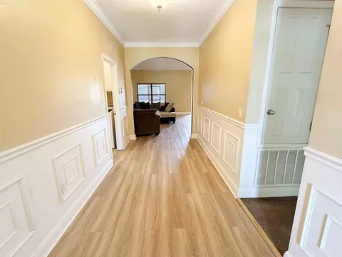 Entry Way - 402 Wych Cir, Crestview, FL 32536 photo 1 of 2