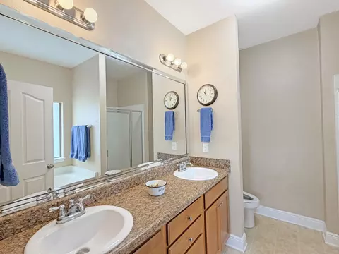 Bath - 402 Wych Cir, Crestview, FL 32536 photo 2 of 3