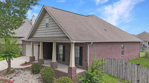Exterior - 402 Wych Cir, Crestview, FL 32536 photo 2 of 7