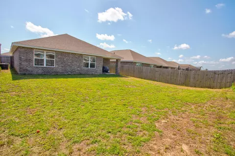 Exterior - 4732 Airmen Dr, Crestview, FL 32539 photo 2 of 4