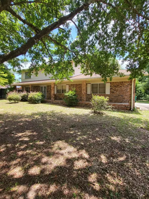 1005 Pine Lake Dr, Niceville, FL 32578