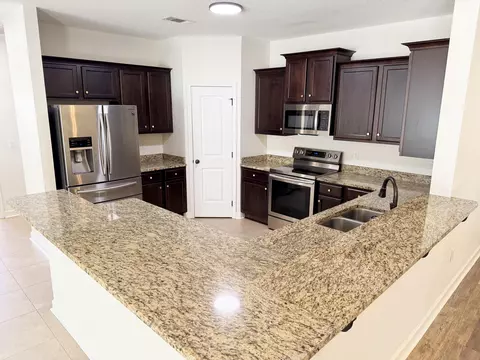 Kitchen - 5181 Rabbit Run, Crestview, FL 32539 photo 2 of 3