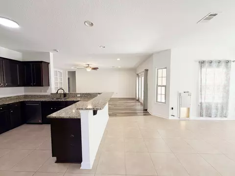 Kitchen - 5181 Rabbit Run, Crestview, FL 32539 photo 3 of 3