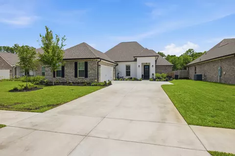 Exterior - 130 Lumen Loop, Freeport, FL 32439 photo 4 of 17