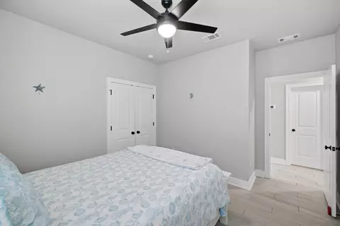 Bedroom - 130 Lumen Loop, Freeport, FL 32439 photo 6 of 11