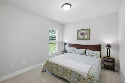 Bedroom - 130 Lumen Loop, Freeport, FL 32439 photo 9 of 11