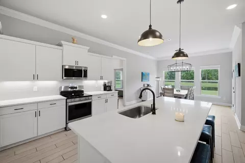 Kitchen - 130 Lumen Loop, Freeport, FL 32439 photo 4 of 7
