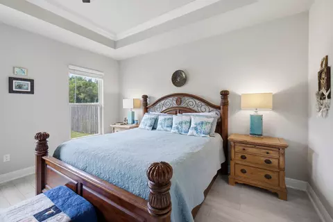 Bedroom - 130 Lumen Loop, Freeport, FL 32439 photo 2 of 11