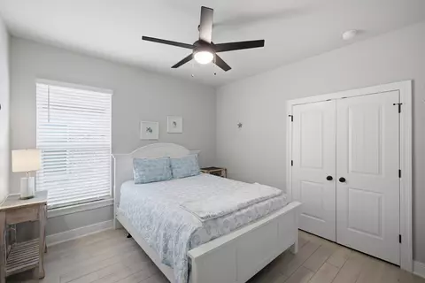 Bedroom - 130 Lumen Loop, Freeport, FL 32439 photo 5 of 11