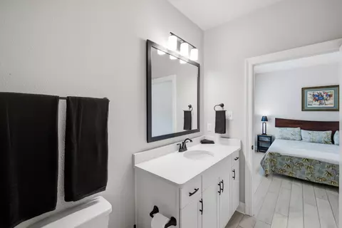 Bath - 130 Lumen Loop, Freeport, FL 32439 photo 8 of 8