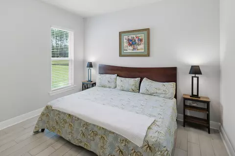 Bedroom - 130 Lumen Loop, Freeport, FL 32439 photo 10 of 11
