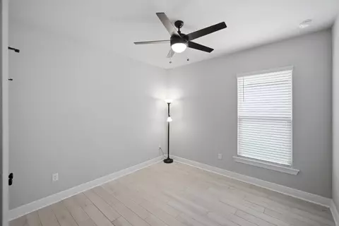 Bedroom - 130 Lumen Loop, Freeport, FL 32439 photo 7 of 11