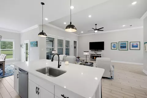Kitchen - 130 Lumen Loop, Freeport, FL 32439 photo 5 of 7