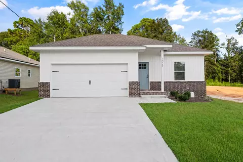 3028 N 11th Ave, Milton, FL 32583