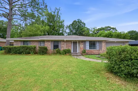 8 Poplar Ave, Shalimar, FL 32579