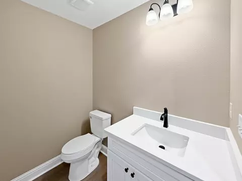 Bath - 5436 Bayleaf Dr, Crestview, FL 32539 photo 1 of 4