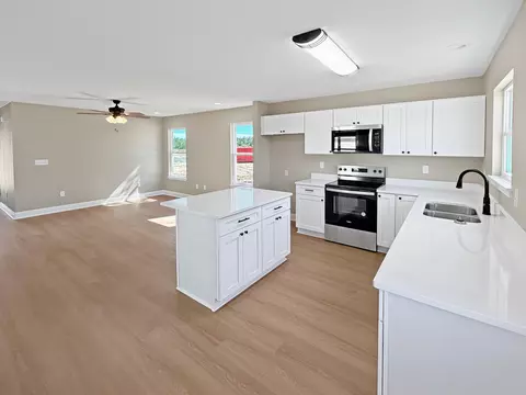 Kitchen - 5436 Bayleaf Dr, Crestview, FL 32539 photo 1 of 2