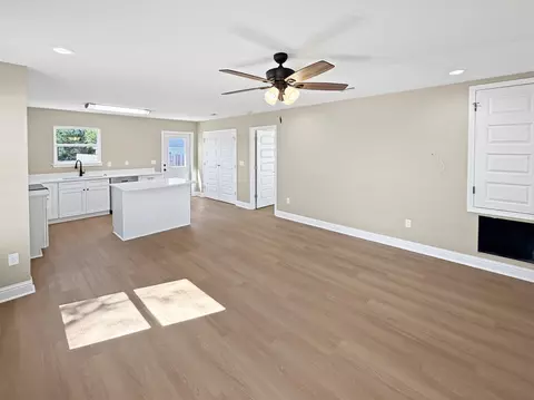 Living - 5436 Bayleaf Dr, Crestview, FL 32539 photo 2 of 2