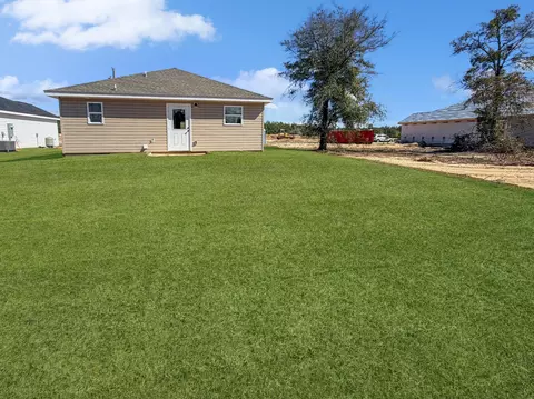 Exterior - 5436 Bayleaf Dr, Crestview, FL 32539 photo 5 of 5