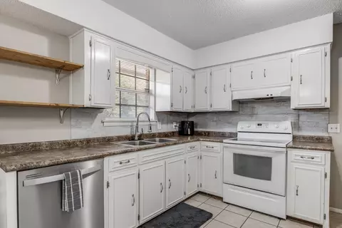 Kitchen - 469 Stillwell Blvd, Crestview, FL 32539 photo 1 of 3